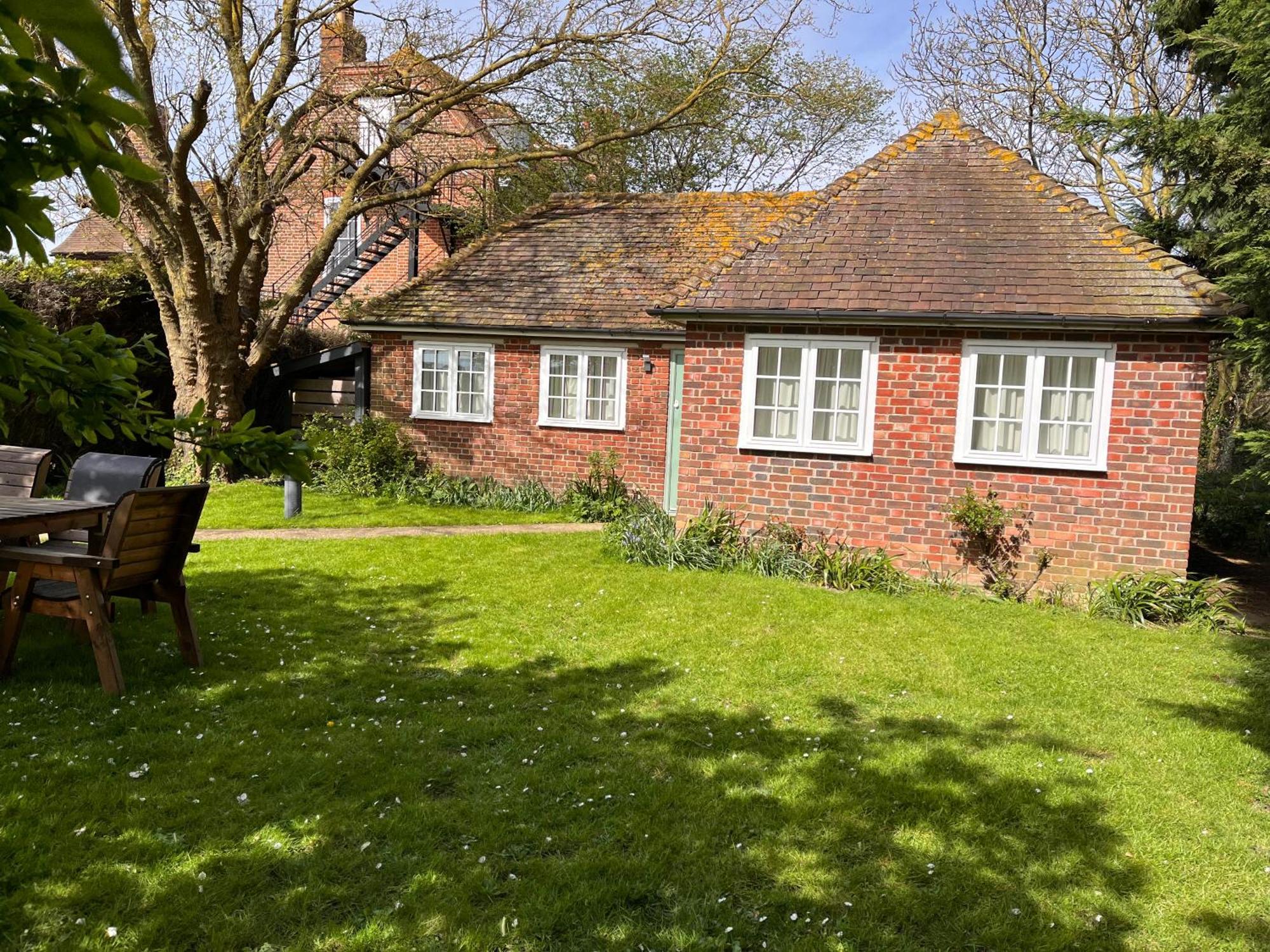 Green Cottage In Grounds Of Grade Ii* Frognal Farmhouse 锡廷伯恩 外观 照片